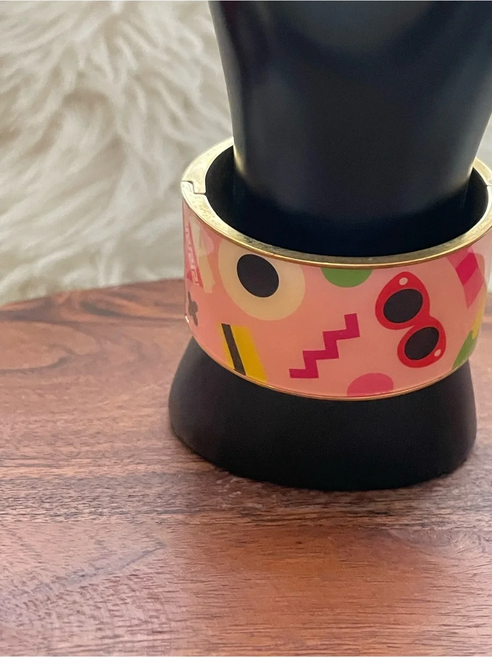 KATE SPADE x Darcel Enamel Hinged Bangle Bracelet - Picture 8 of 9